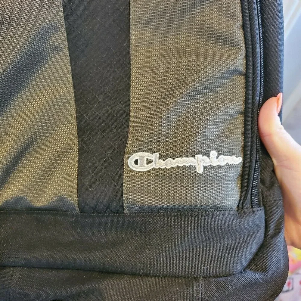 Vintage 90s Champion 16
